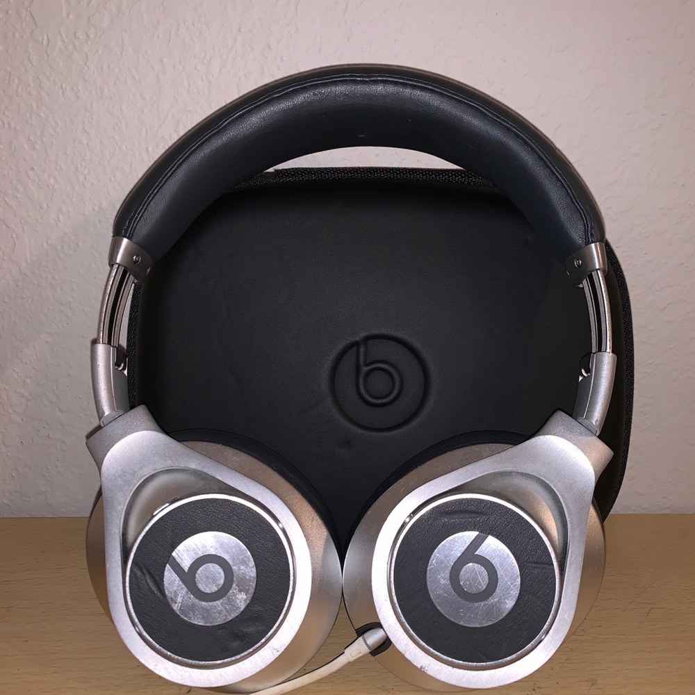 Beats by Dre ear phones